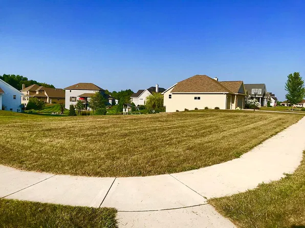 2752 Moose Creek Trl, Green Bay, WI 54313