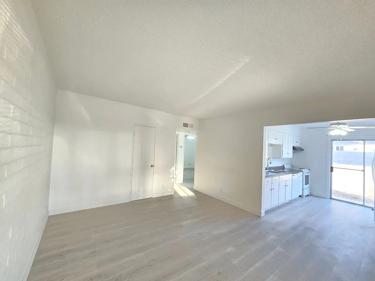 Building Photo - 1141 N April Cir #C