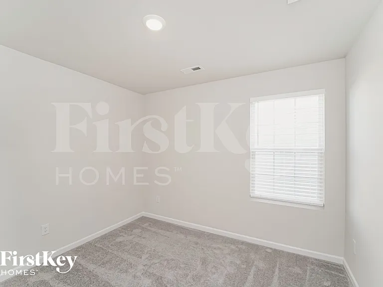 381 Hollingswood Dr — Photo 14