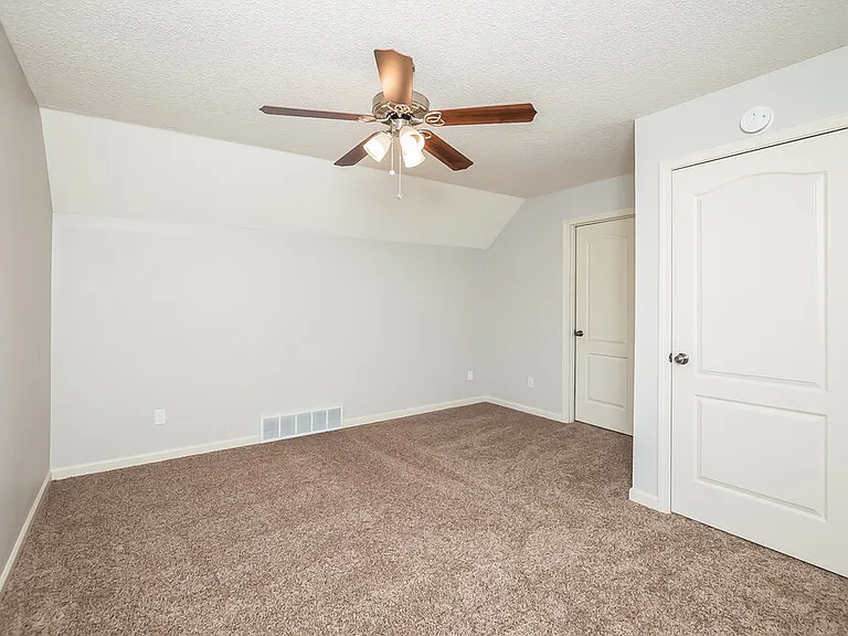 8725 Macon Rd — Photo 10