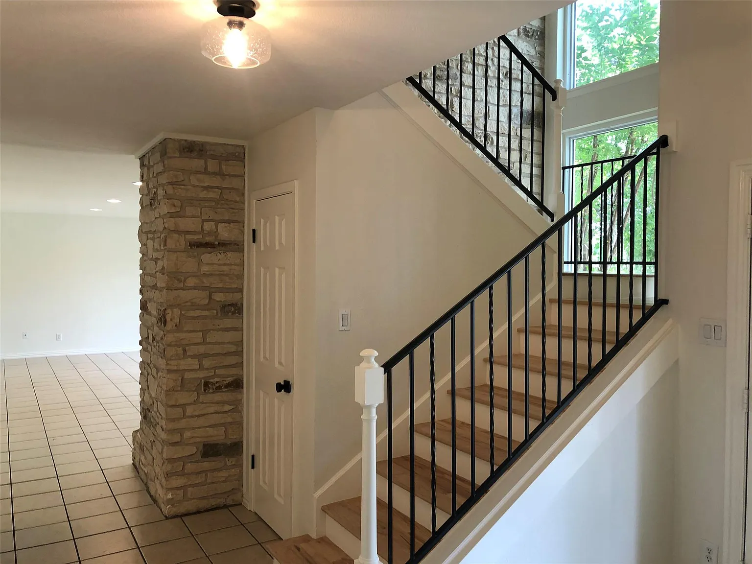 4 bed, 3.0 bath, 3130 sqft, $3,600 — Photo 3
