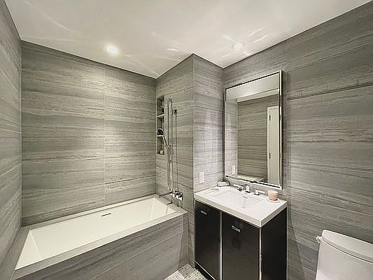 5th image of 252 South St #60K