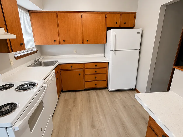 1011 S Jefferson St — Photo 4