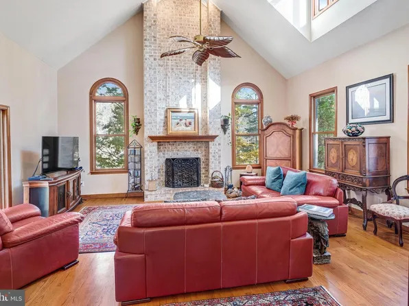 7929 Wellington Dr, Warrenton, VA 20186