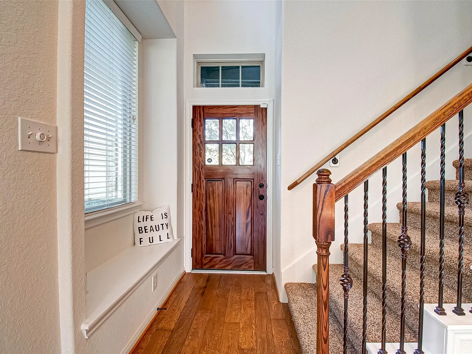 3 bed, 2.5 bath, 1949 sqft, $2,450 — Photo 4