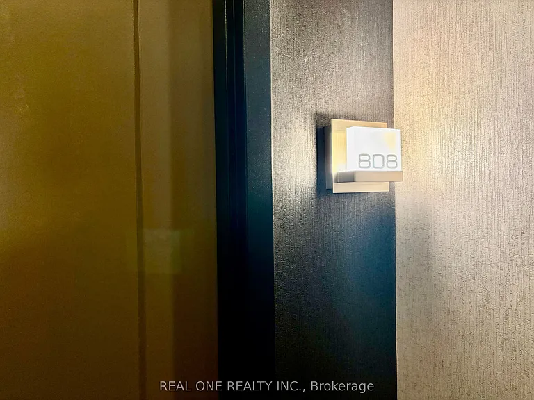150 Main St W #808 — Photo 7