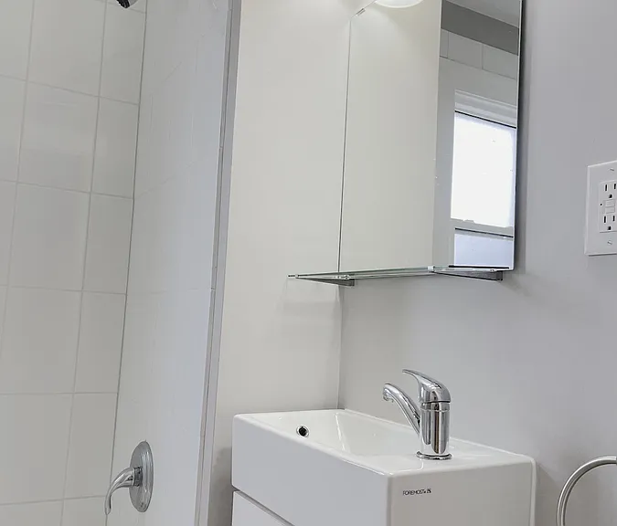 896 Pillette Rd #2 — Photo 12