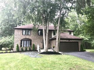 85 Bramhill Ct, East Amherst, NY 14051