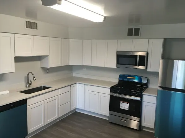 301 - *800 Oak Street Building*