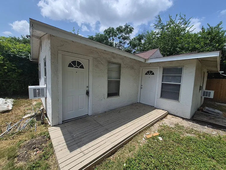 3723 W Martin St — Photo 1