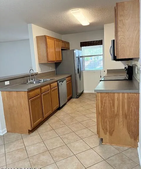 2135 Ashland St — Photo 11