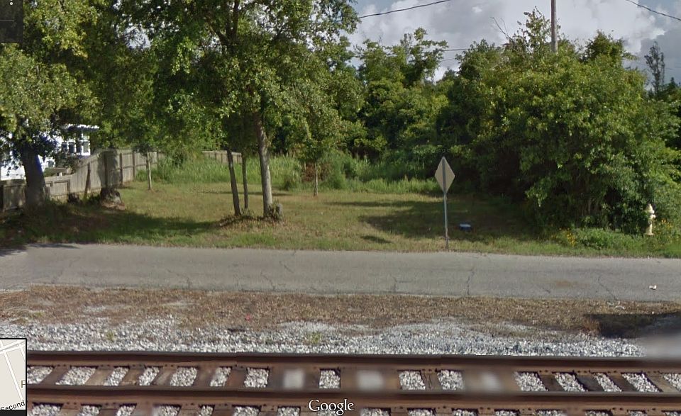 2nd image of 256 W Railroad St