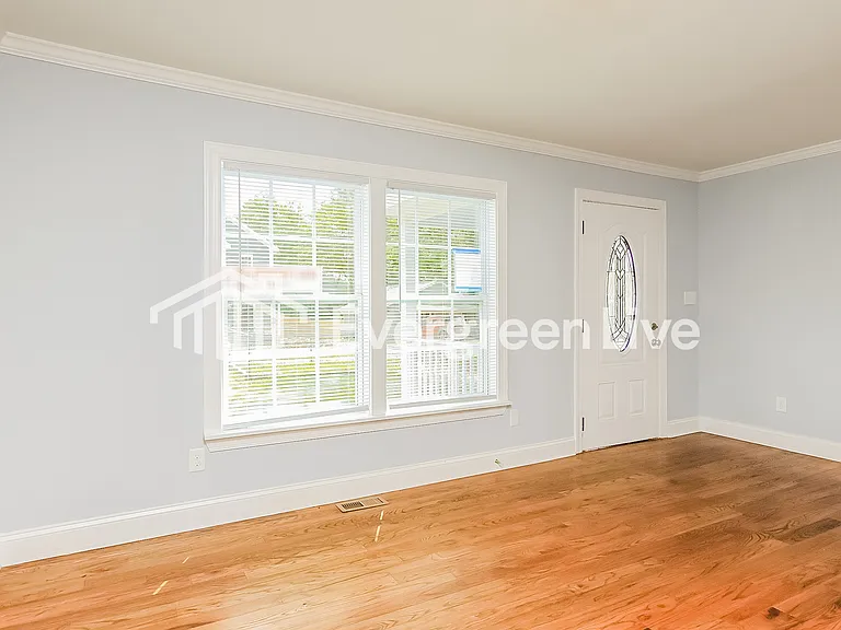 421 N Allen Rd — Photo 4