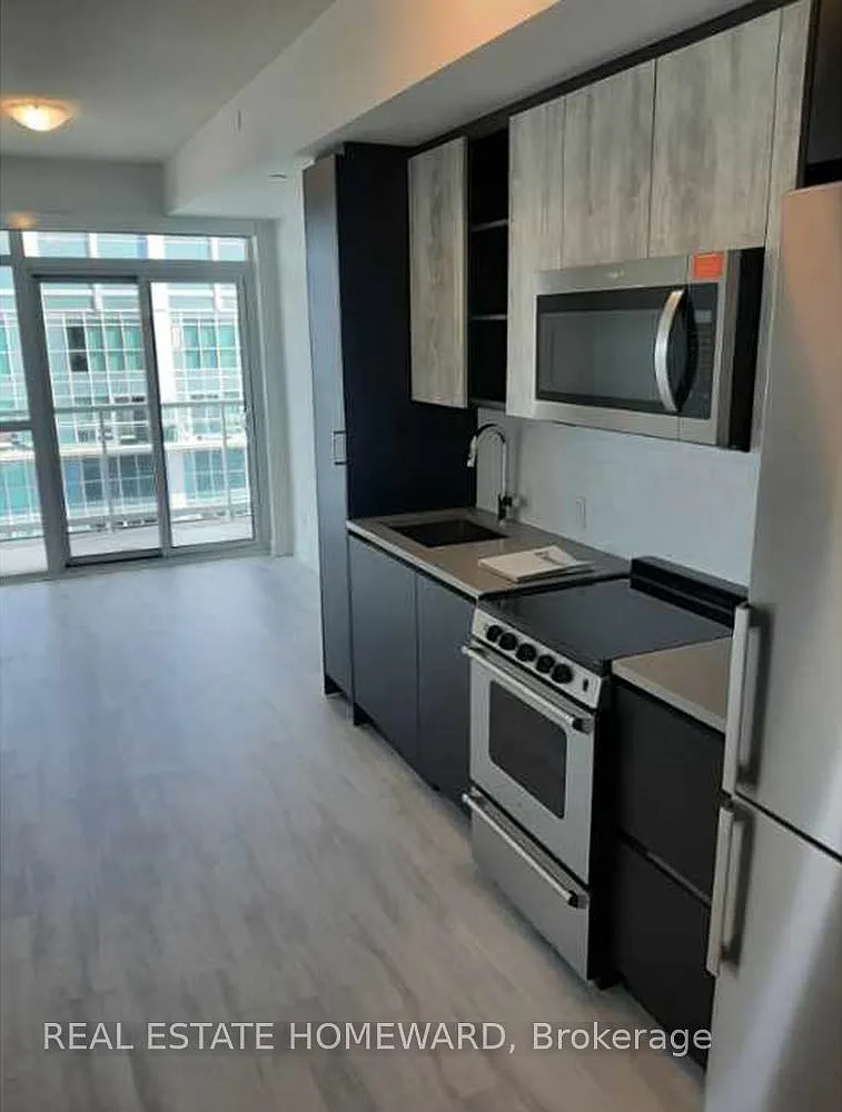 Phoenix Condos — Photo 1