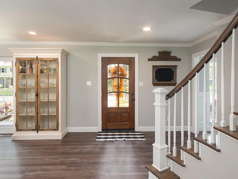 726 Thistlewood Dr — Photo 5