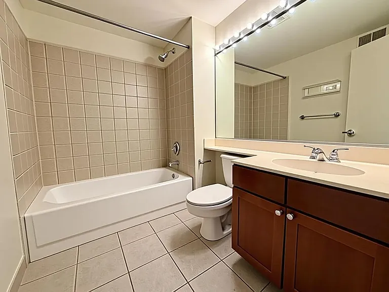 758 N Larrabee St #734 — Photo 6