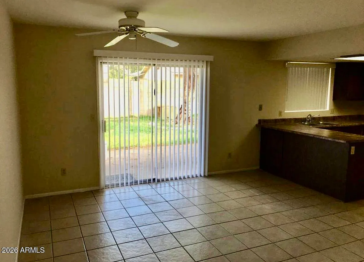 3 bed, 2.0 bath, 1443 sqft, $2,300 — Photo 4