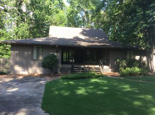 106 Ridgewood Ln, Eufaula, AL 36027