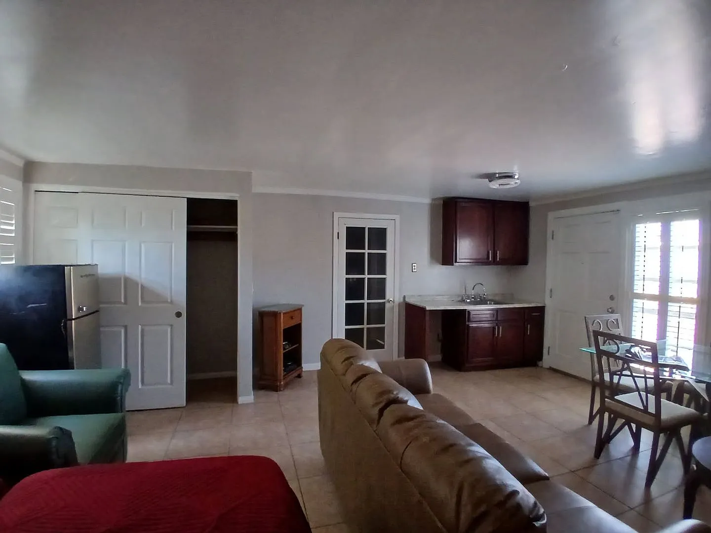 445 Rosemont St — Photo 3