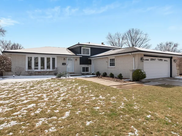 1609 Holly Ave, Darien, IL 60561