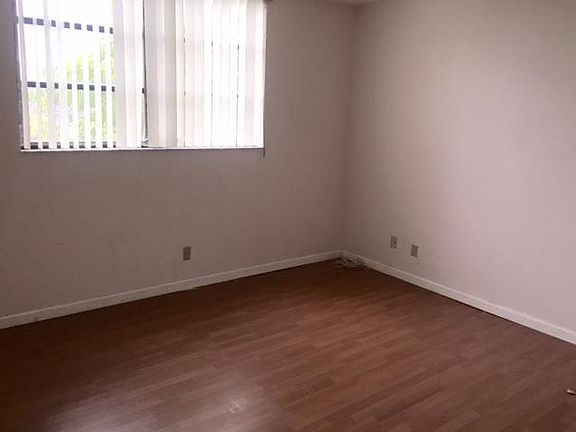 4th image of 6575 W Oakland Park Blvd APT 406