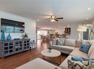 726 Riviera Dr, Naples, FL 34103