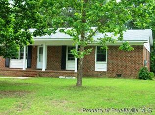 633 Goodyear Dr, Spring Lake, NC 28390