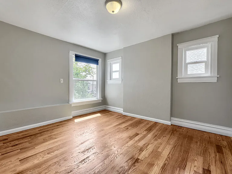 543 N Logan St — Photo 3