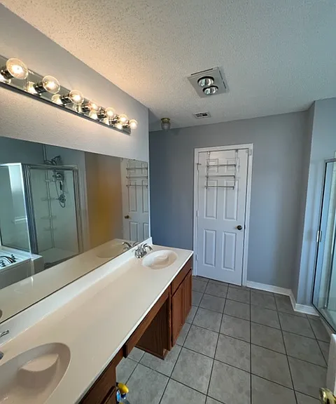 1934 S Village Green St — Photo 18
