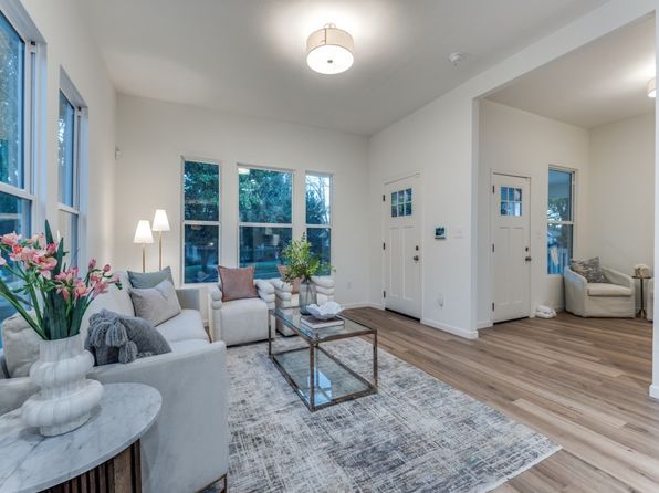 Additional property image - 323 S Montclair Ave, Dallas, TX 75208