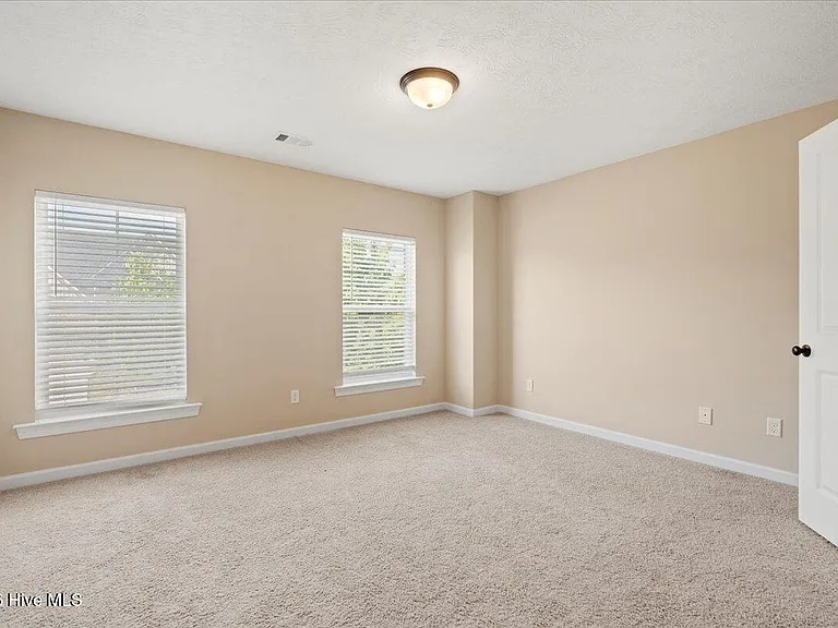 712 Coventry Ave — Photo 15