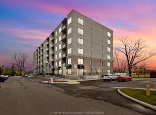 364 Grand Ave E #402, Chatham Kent, ON N7L 1W6