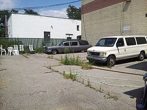 3rd image of 67 Montauk Hwy