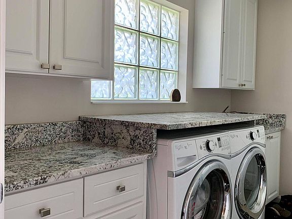 2nd image of 8133 Xenia Ln
