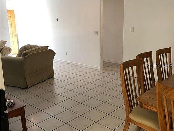 4th image of 4314 Derbyshire Ln