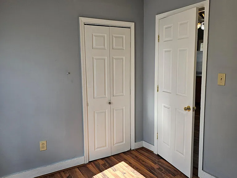 12 Halton St #2 — Photo 8
