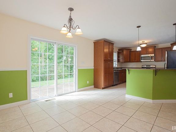 5th image of 10111 Oshkosh Dr
