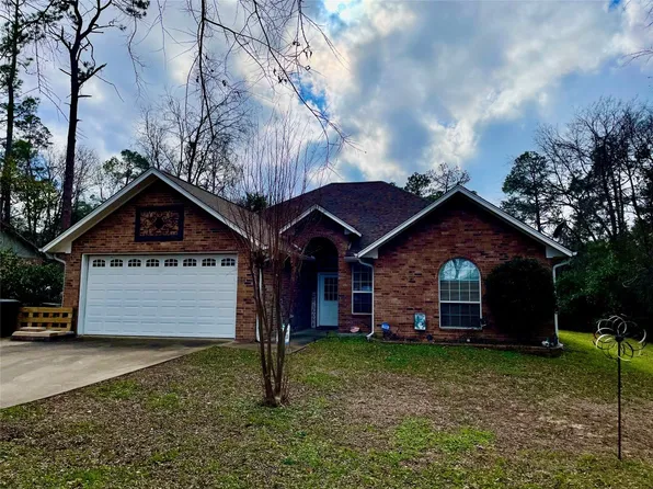 210 Hilltop Ln, Lindale, TX 75771
