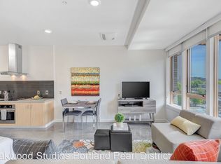 1135 NW Everett St #214, Portland, OR 97209