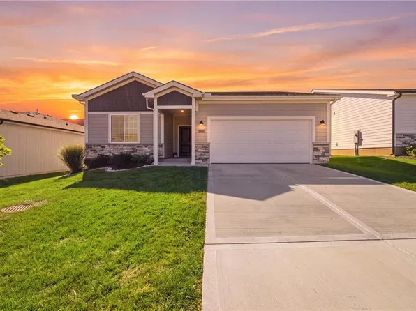 20909 W 190th Pl, Spring Hill, KS 66083