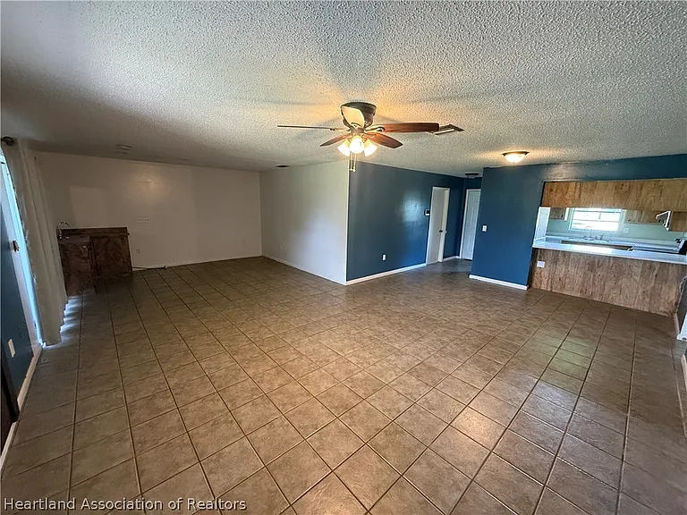 300 Cherry Tree Dr — Photo 2