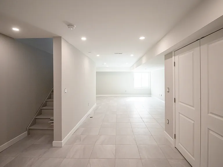 4721 Salmon St — Photo 10