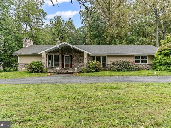 711 Potter Dr, Kennett Square, PA 19348