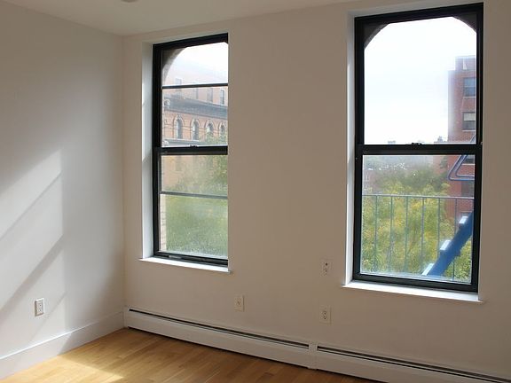 3rd image of 2063 Frederick Douglass Blvd #4