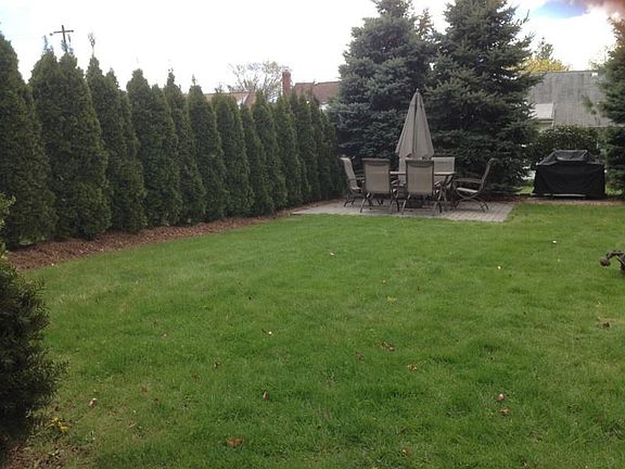 5th image of 28 Garden Ct N