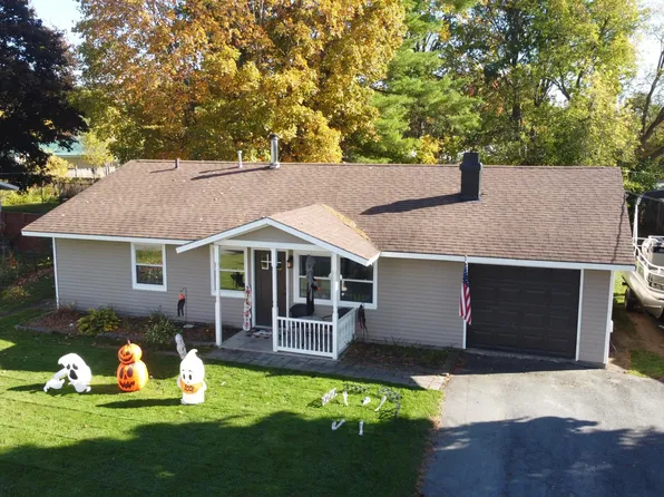 15 Tioga Ln, Plattsburgh, NY 12901