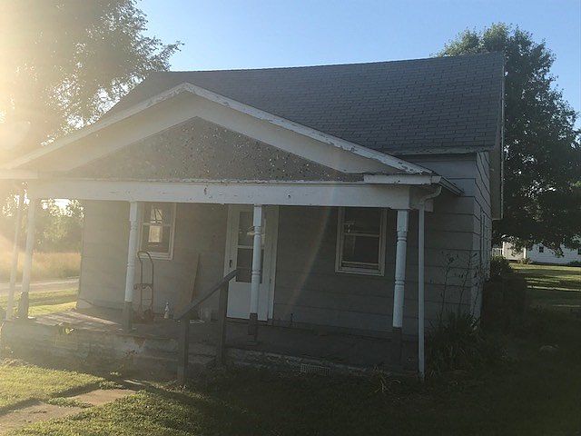 2nd image of 104 N Locust St