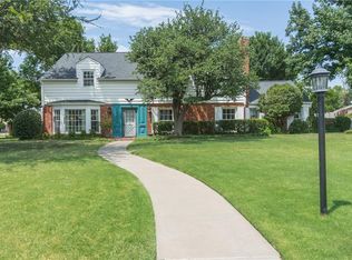 1731 Guilford Ln, Nichols Hills, OK 73120