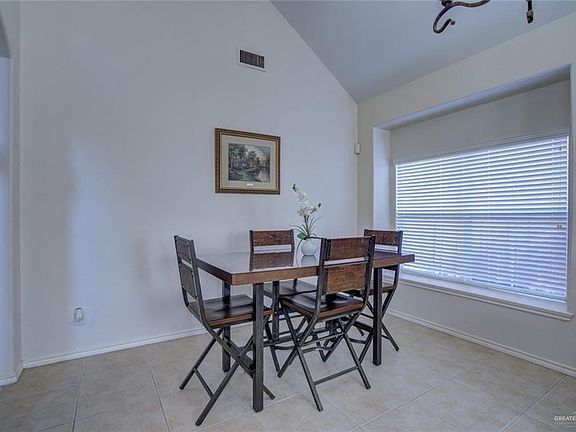 5th image of 2507 Nicole Dr