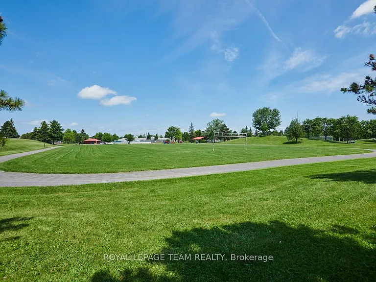 1443 Caravel Cres — Photo 26